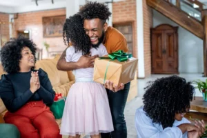 100 Holiday Gift Ideas That Won’t Cost You a Penny