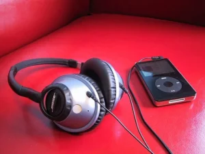 Apple Music vs Pandora, Spotify & Tidal