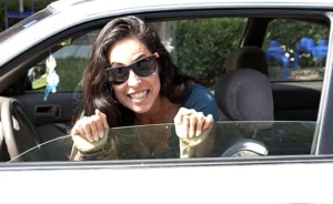 10 Ridiculous Experiences Everyone With a Beater Car Has Had