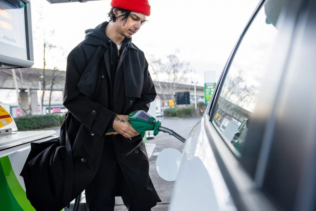 Hitting the Road This Holiday? These Are the Cheapest States to Buy Gas