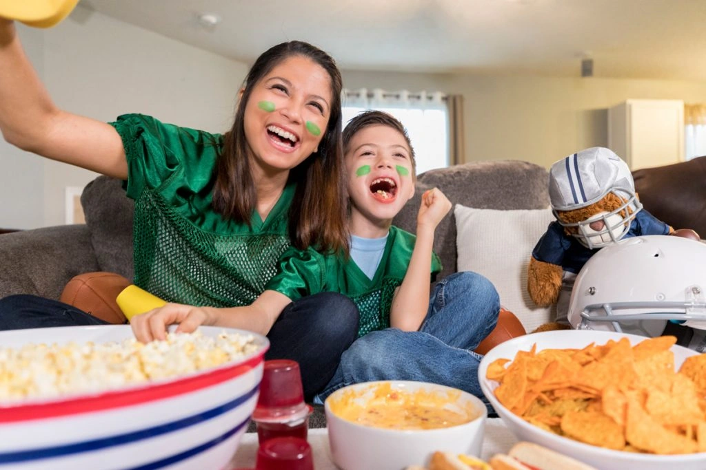 10 Easy and Cheap Super Bowl Snacks to Please Any Crowd