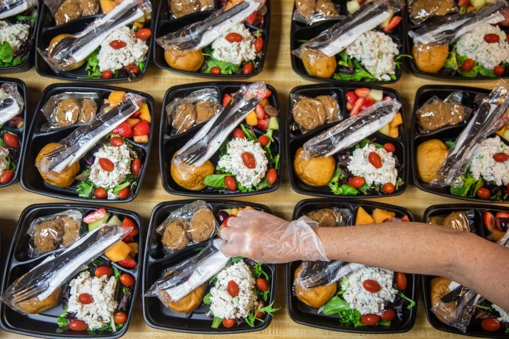 Cheap Wedding Food Ideas on a Budget