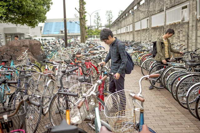 College Surplus Sales: Bargain Finds Under $100