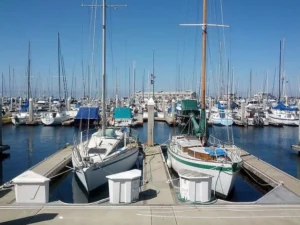 Cost Of Living On A Boat: Annual Savings Guide