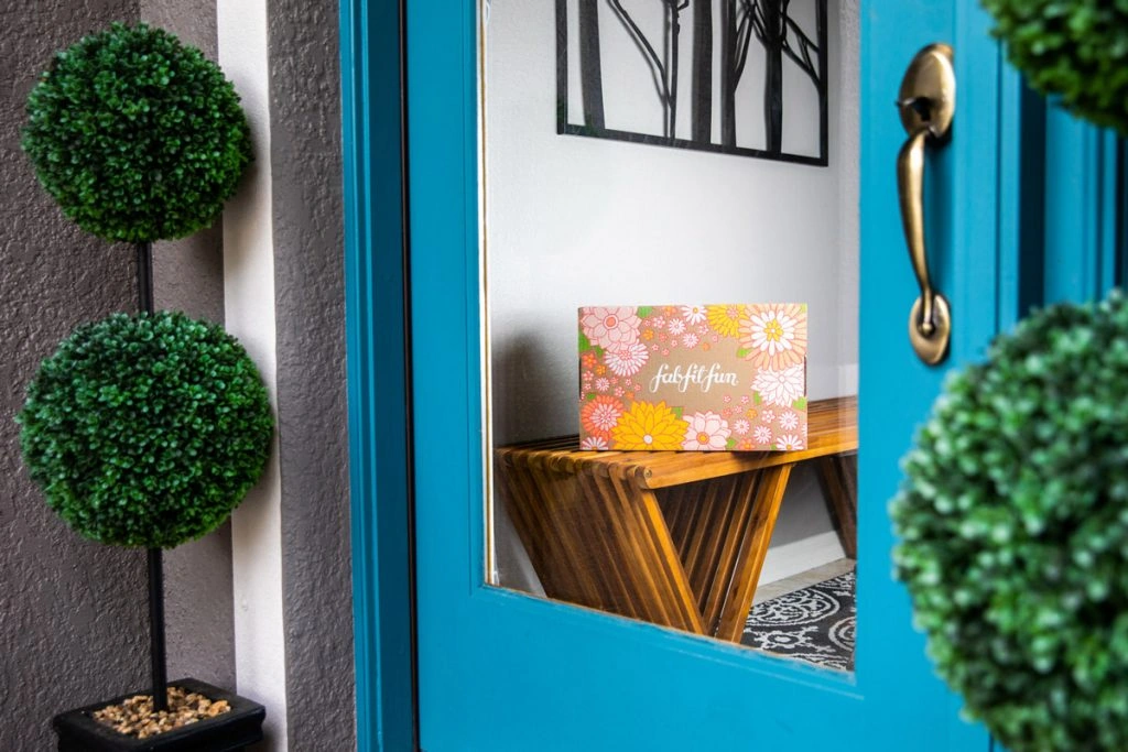 It’s OK to Spoil Yourself a Little. This Box Lets You Do it Without Draining Your Bank Account