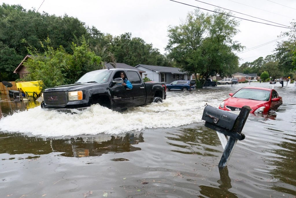 Flood Damaged Cars: What Buyers Must Know