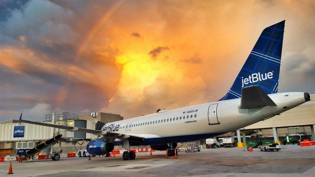 You Can Now Snapchat Your Friends From 39,000 Feet (For Free!)