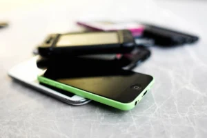 Free Smartphone From Att — Is the iPhone Really Free?