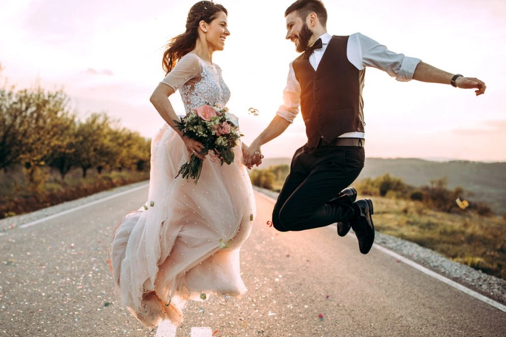I Do Want to Save: 15 Ways to Get Married for Less by Eloping