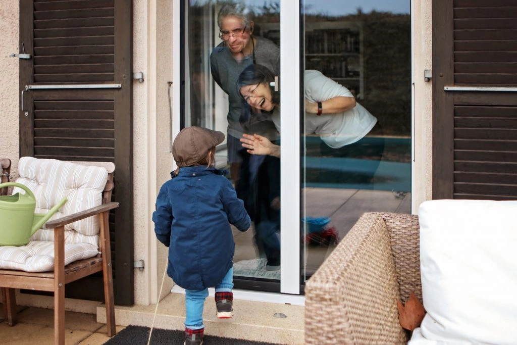 Help Loved Ones Without Spending Money - Practical Ways