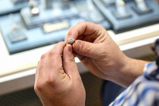 How To Buy An Engagement Ring Without Going Broke