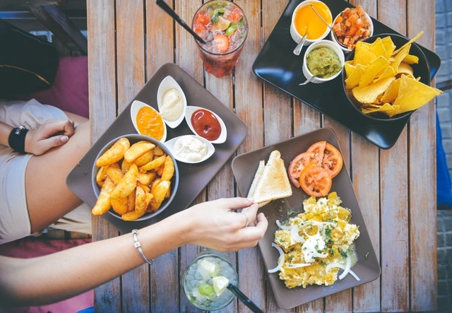 Eat In or Go Out? Americans Spend More at Restaurants Than on Groceries