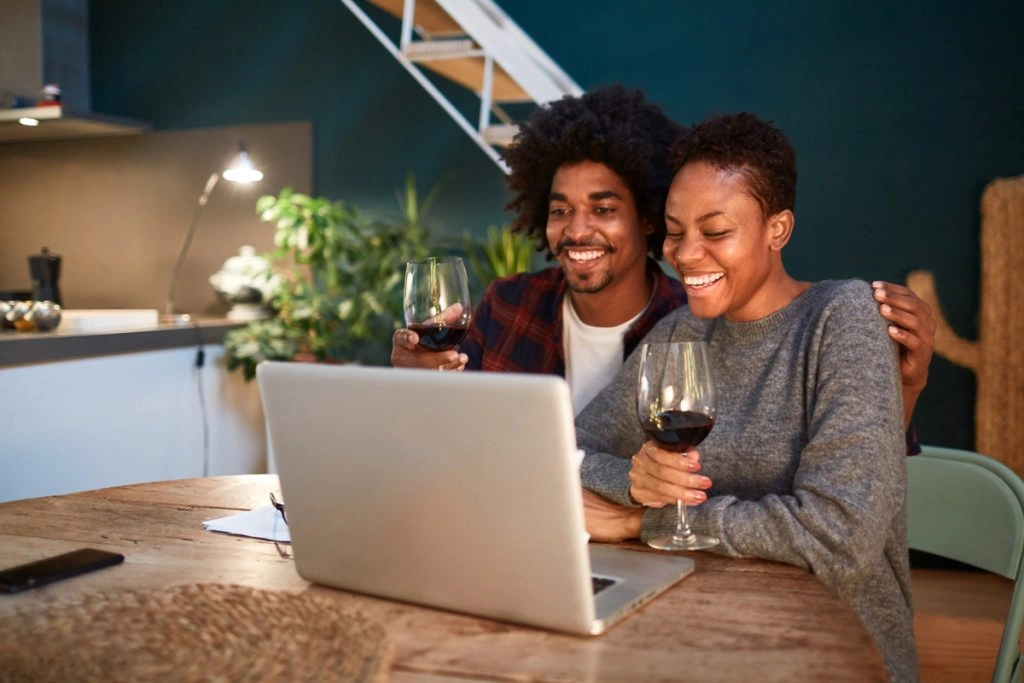 Keeping In Touch With Family: Free Ways to Connect