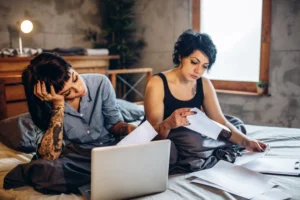 Recession Indicators: 8 Signs to Watch Now