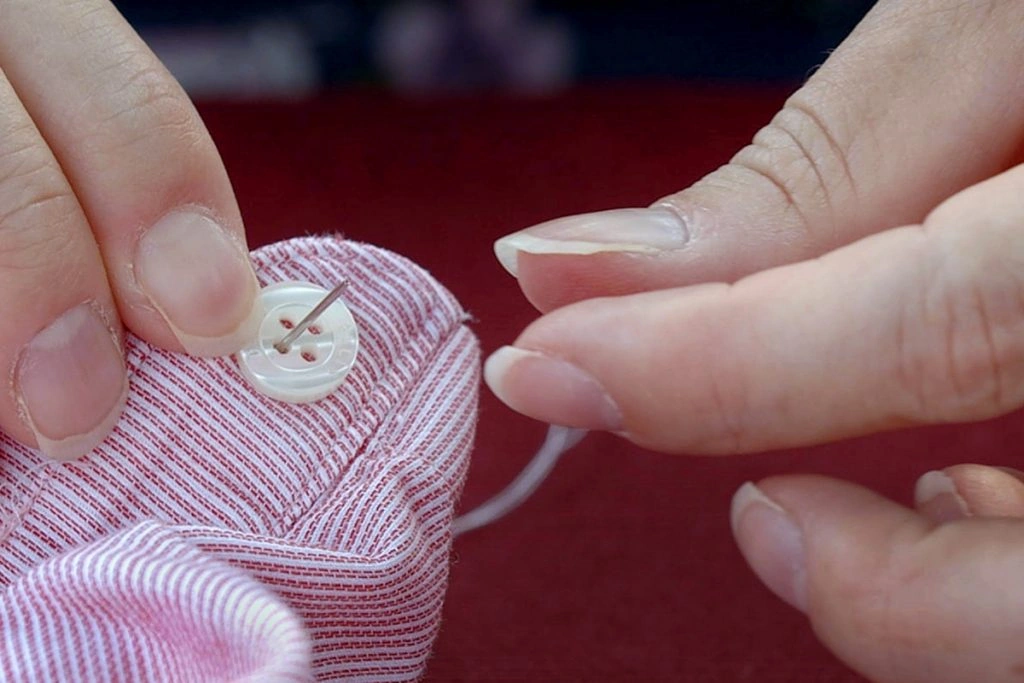 Sewing Tips For Beginners: Simple Mending Tricks